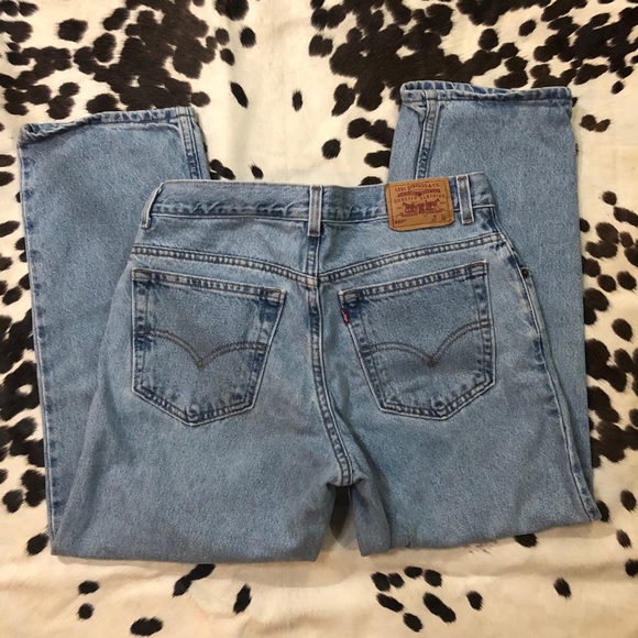 Vintage 550 Light Wash Levi Jeans - Picture 2 of 10